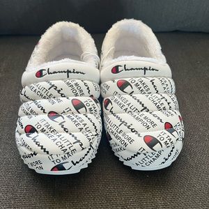 Champion Varsity Reflective Slippers  6M/8W